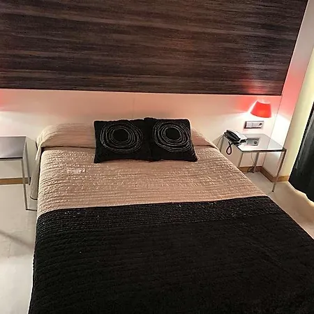 La Hotel 2*